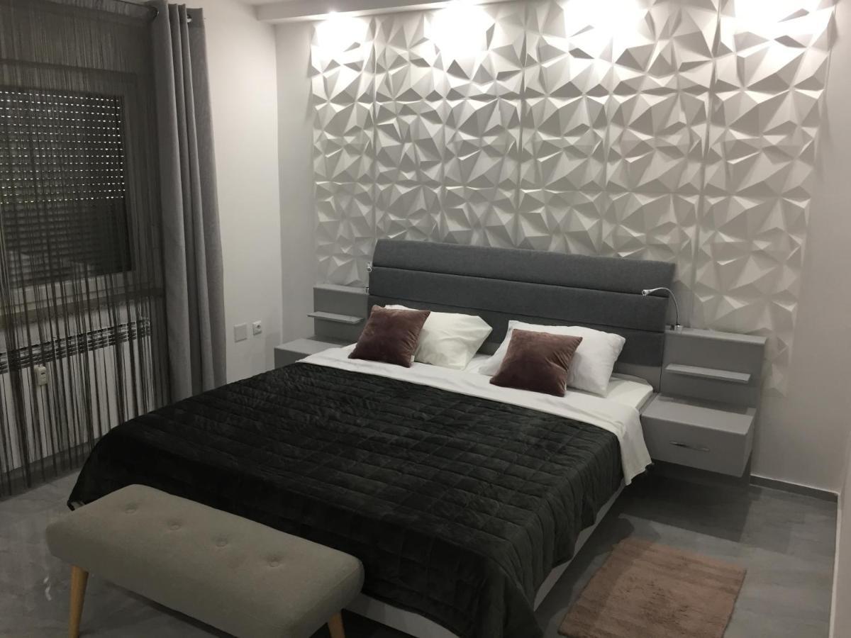 Apartman Sonas 2 With Free Private Parking Karlovac Buitenkant foto