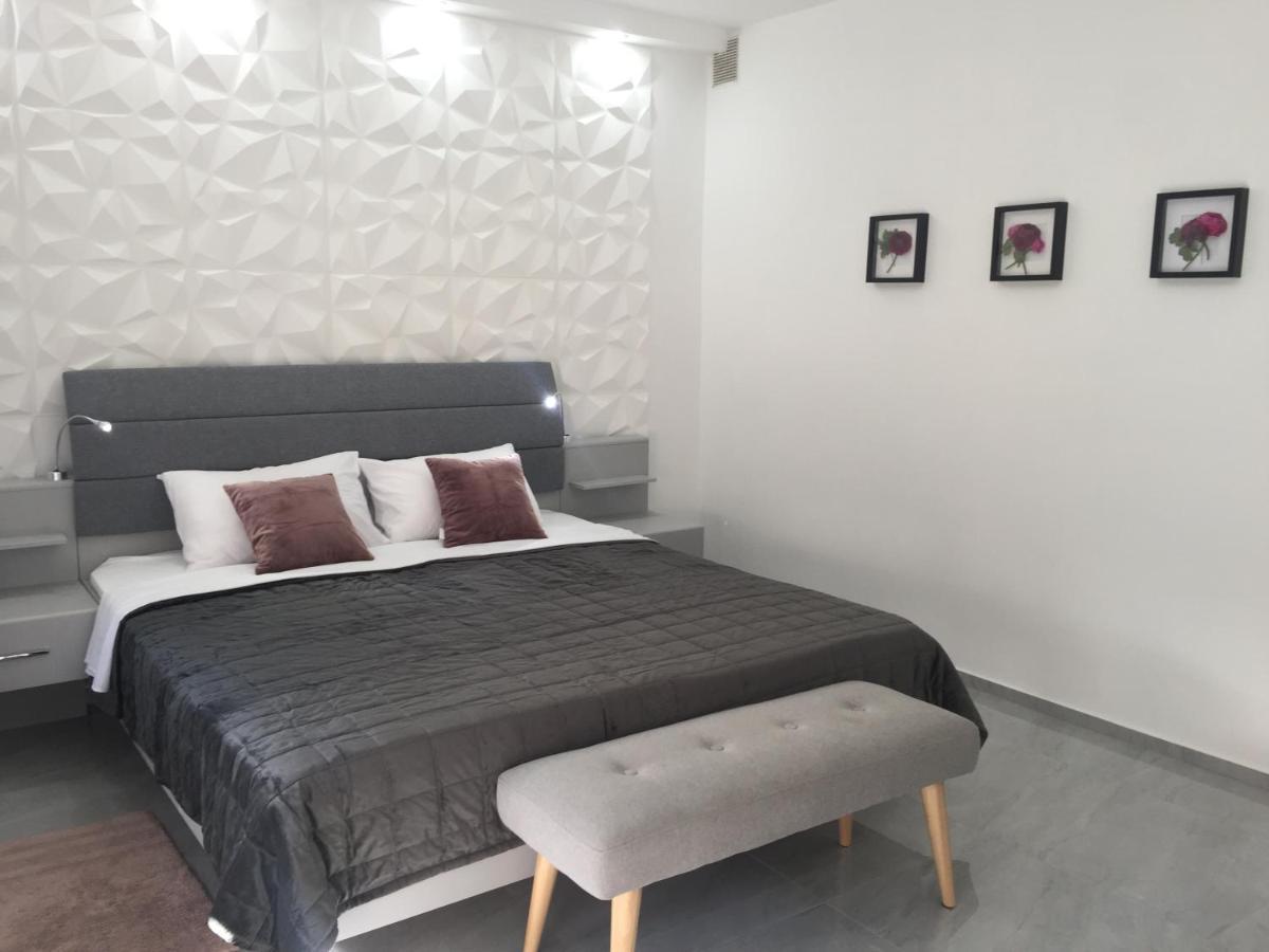Apartman Sonas 2 With Free Private Parking Karlovac Buitenkant foto