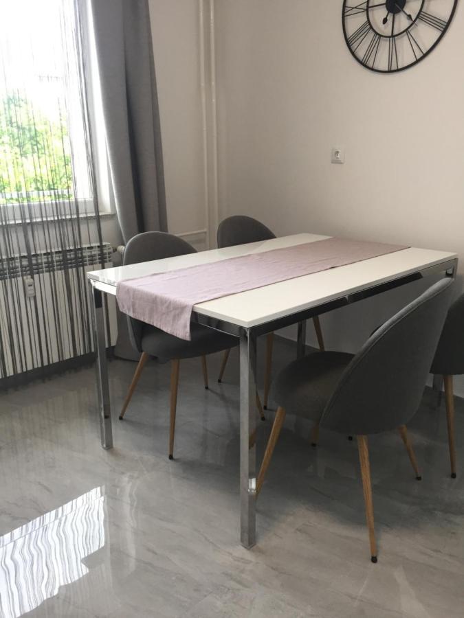 Apartman Sonas 2 With Free Private Parking Karlovac Buitenkant foto