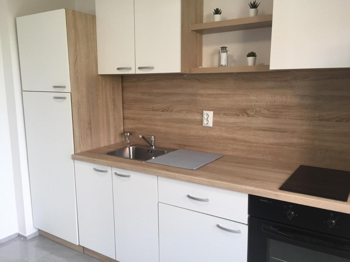 Apartman Sonas 2 With Free Private Parking Karlovac Buitenkant foto