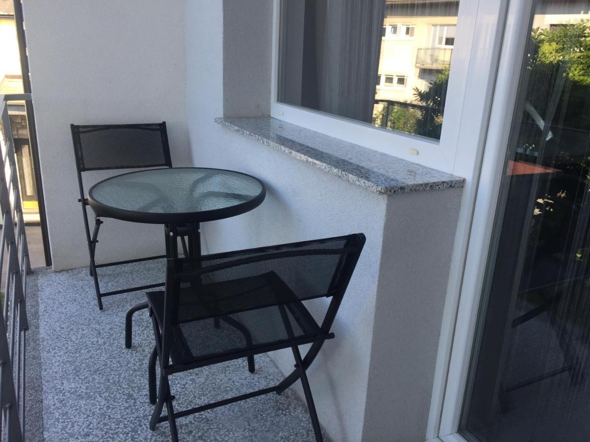 Apartman Sonas 2 With Free Private Parking Karlovac Buitenkant foto